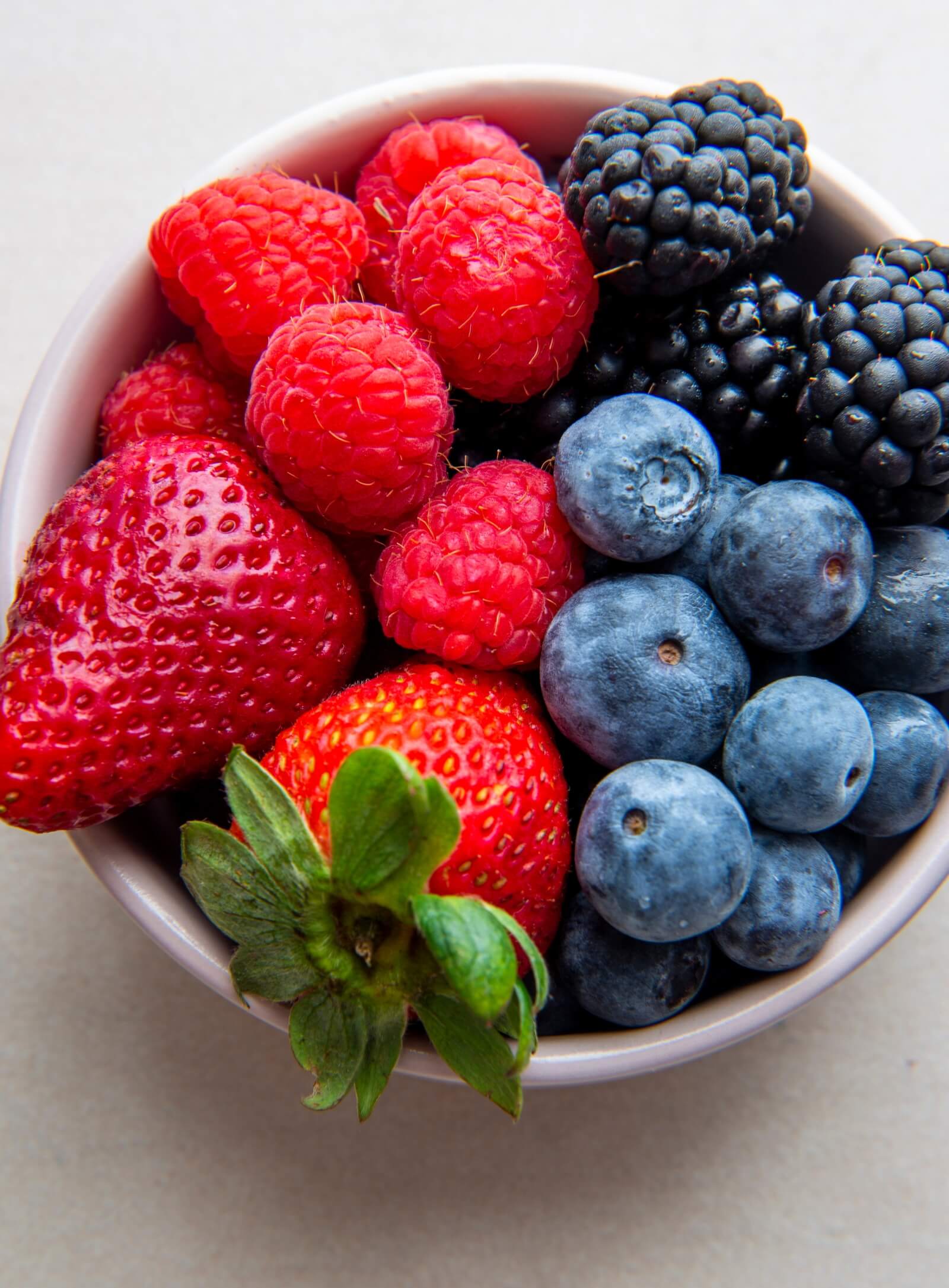 Frutas que No Debes Dejar de Consumir en Verano: Hidratación, Sabor y Beneficio Nutricional