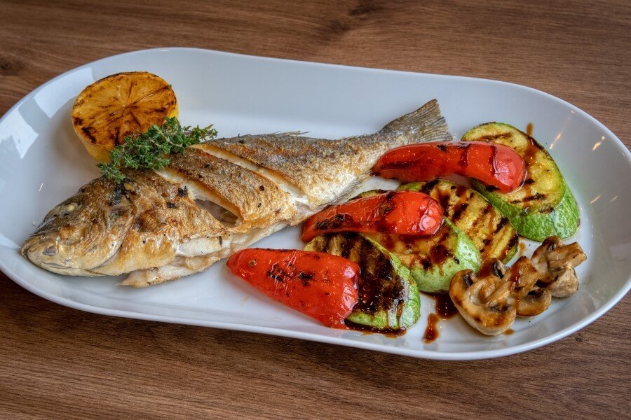 Marisco y Pescado Fresco: Por Qué Siguen Siendo Clave en la Cocina Tradicional