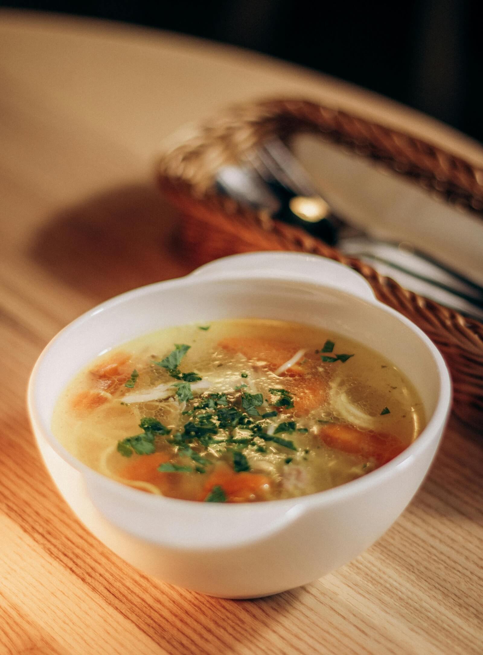 Caldos con Carne: El Sabor Reconfortante de la Cocina Tradicional